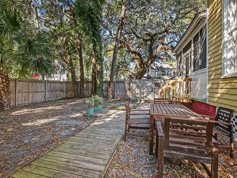 2118 Lincoln St — Photo 24