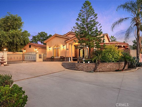 5th image of 10610 Oak Tree Way