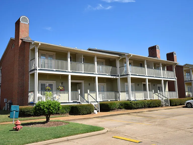 Northpointe Village Apartments — Photo 14