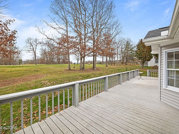 3rd image of 19 Augustine Ln