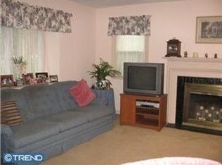 411 Lorraine Ave, Oreland, PA 19075