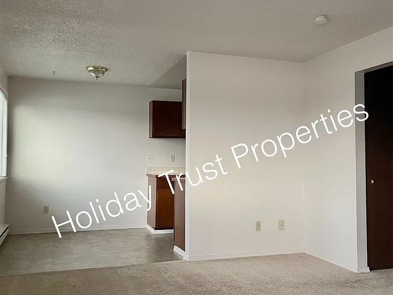 422 East Bay — Photo 2