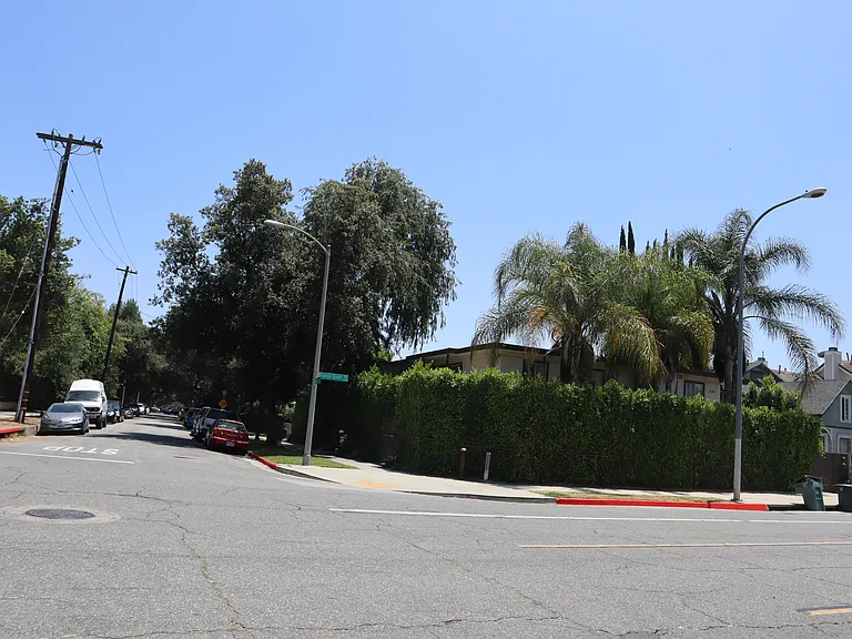 642 N Orange Grove Blvd #7 — Photo 8