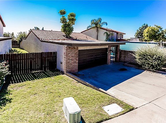 2nd image of 1426 W Lemonwood Dr