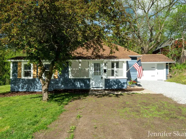 415 N State Rd, Belding, MI 48809
