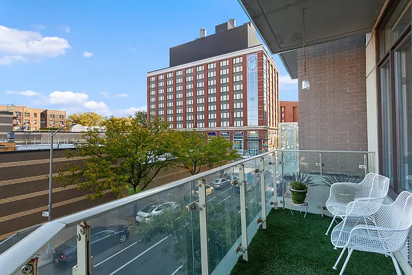 Sold by Compass | media 5