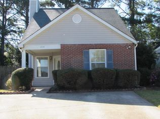 1319 Yorkshire Ln, Woodstock, GA 30188