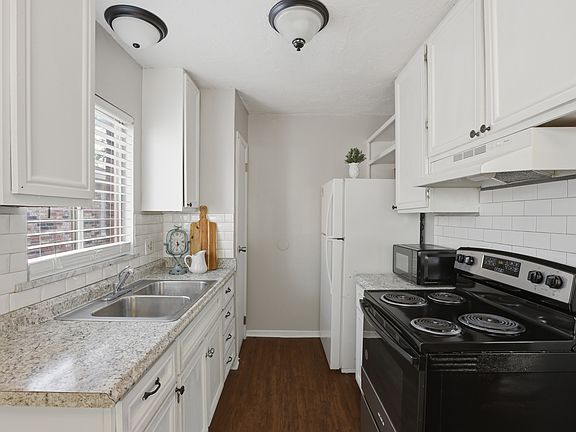 4th image of 905 Craig Dr