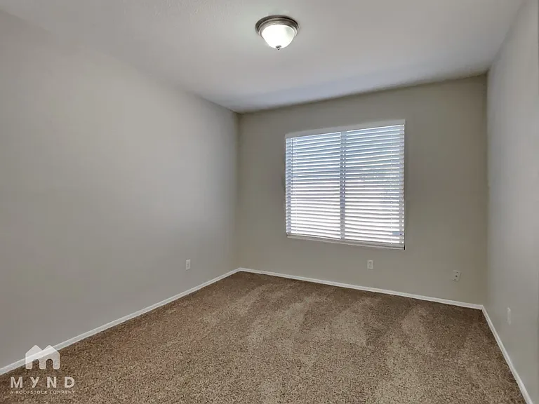 16025 W Lilac St — Photo 14