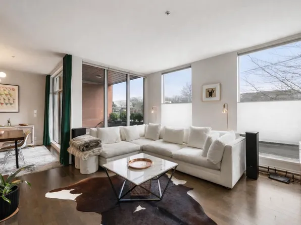 2108 W 12th Ave #204, Vancouver, BC V6K 2N2