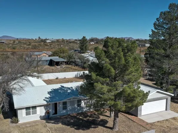 1310 W Philadelphia St, Marfa, TX 79843