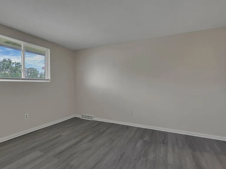 429 Barnett Rd — Photo 16