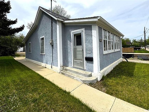 2nd image of 58 10th AVENUE NE