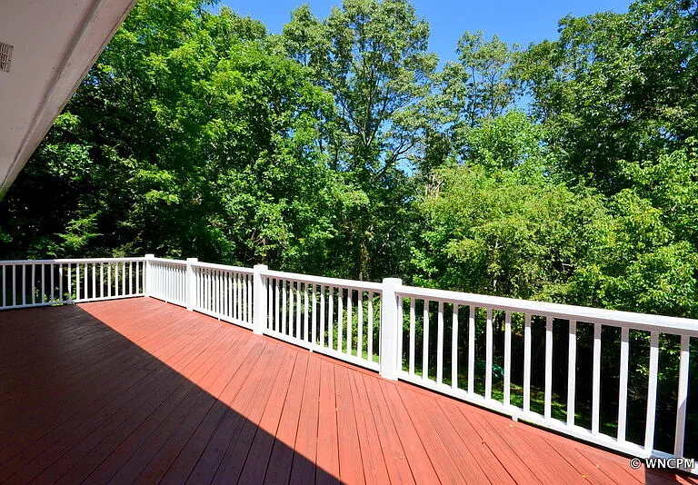 17 Laurel Park Dr — Photo 14