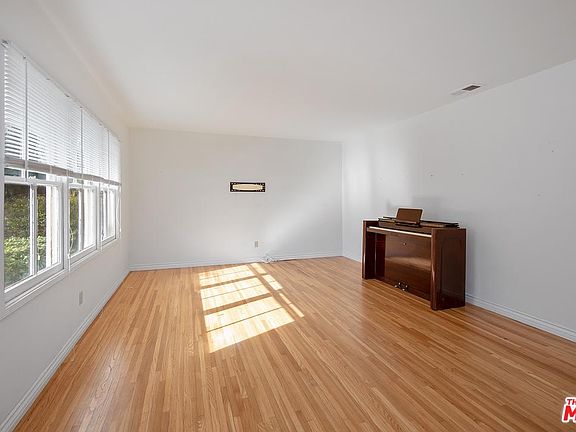 4th image of 12029 Miranda St
