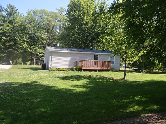 4th image of 250 E 2nd St