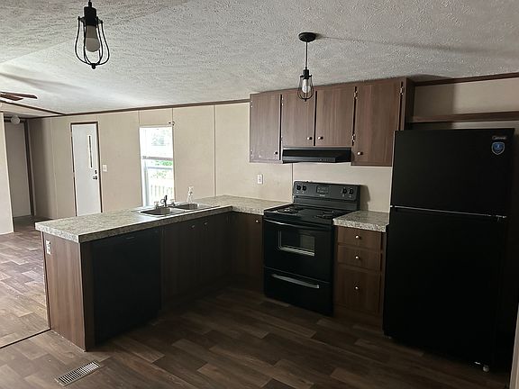 3rd image of 25 Odie Ln