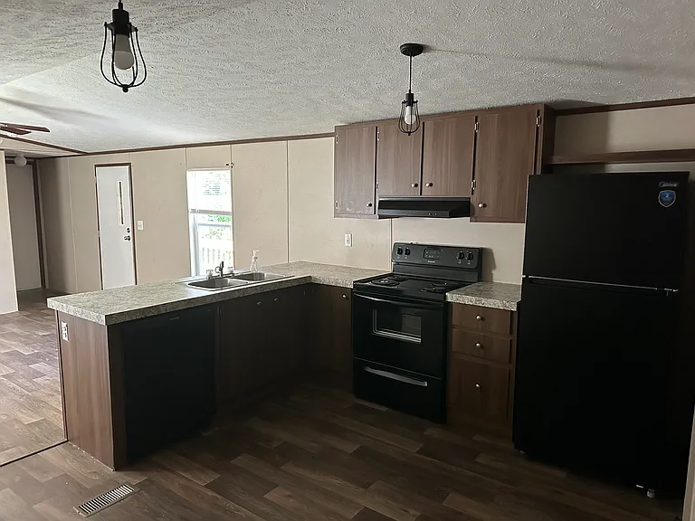 25 Odie Ln — Photo 3