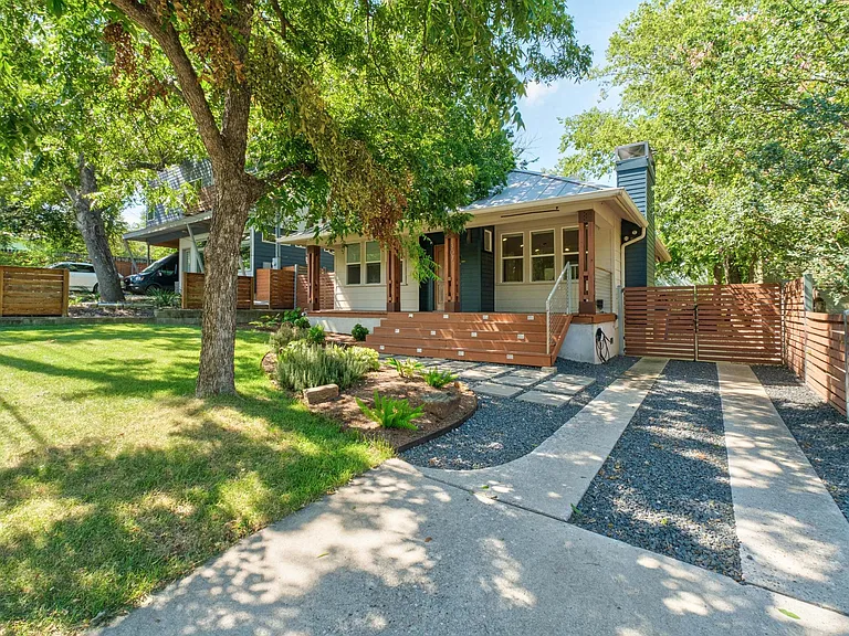 307 W Annie St — Photo 3
