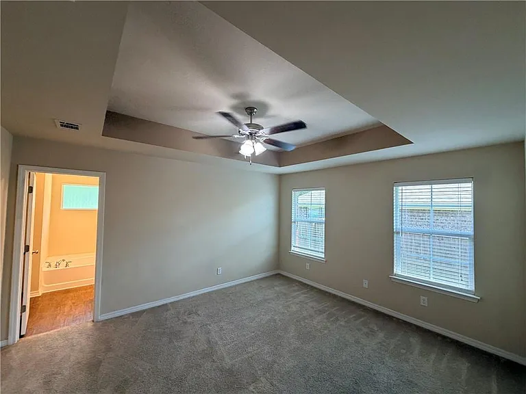 9646 Estate Dr — Photo 12
