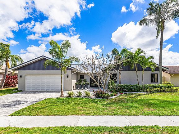 3rd image of 21212 Escondido Way