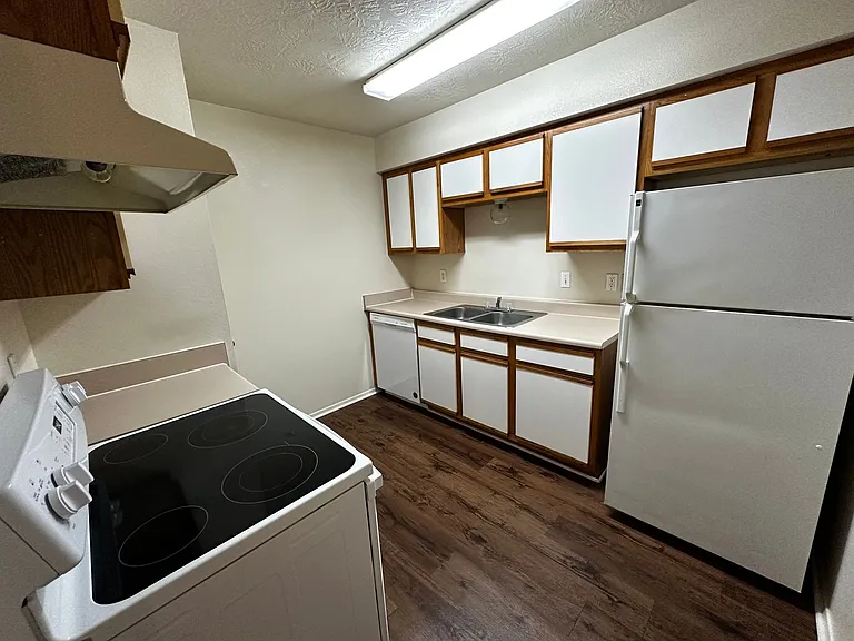 2526 Dartmouth St #111 — Photo 7