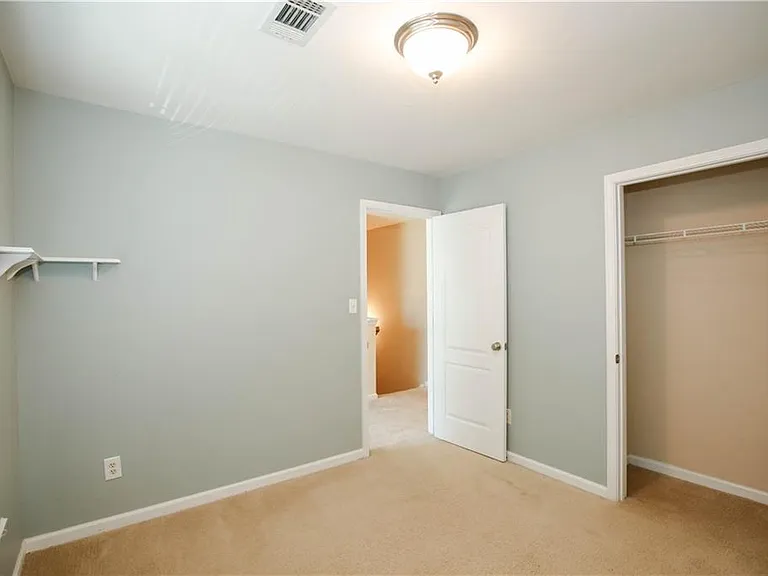 1005 Landover Xing — Photo 42