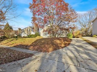 7033 Sherwood Rd, Philadelphia, PA 19151