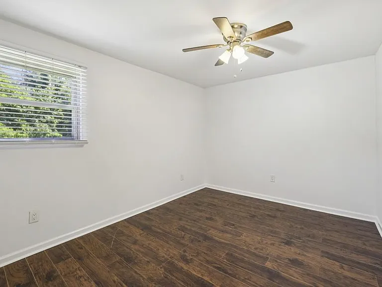 2056A Abby Ln NE — Photo 30