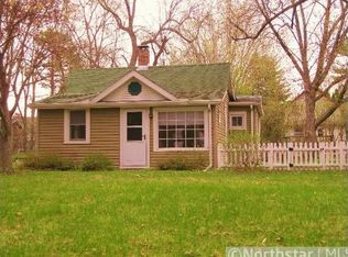 1290 Briar St, Wayzata, MN 55391