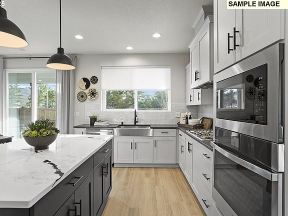 5th image of 2254 Ash St Lot 18