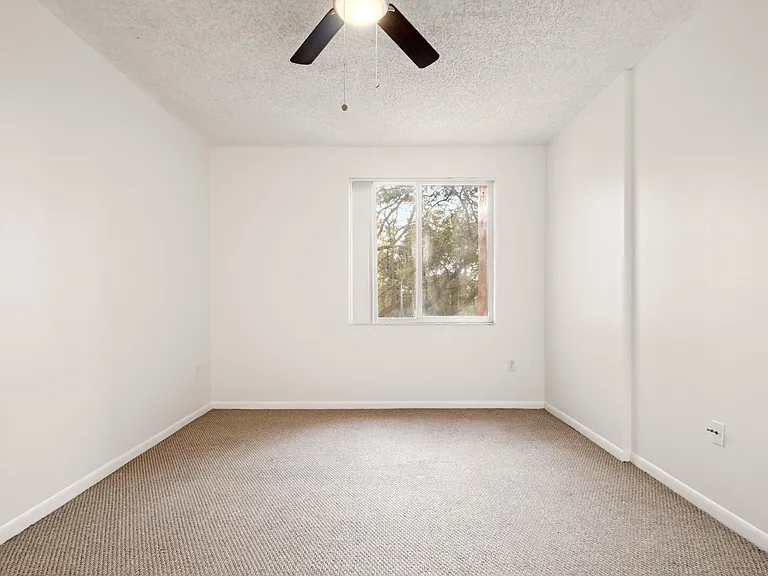 6960 SW 39th St #E205 — Photo 10