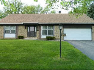 980 Patriot Ln, Hoffman Estates, IL 60192