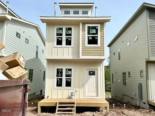 1st image of 816B Carter Ave