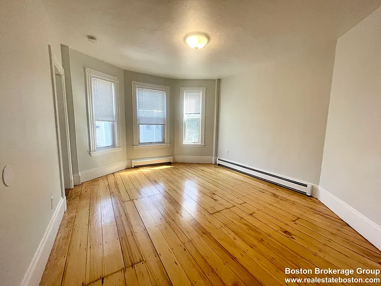 22 Howell St #3 — Photo 3
