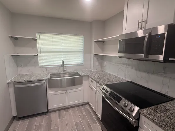 1028 Apollo Beach Blvd, Apollo Beach, FL