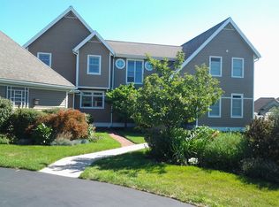 14 Muirfield Ct, Pittsford, NY 14534