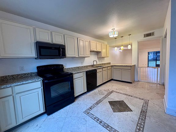 Full kitchen granite countertops , new garbage disposal and dishwasher