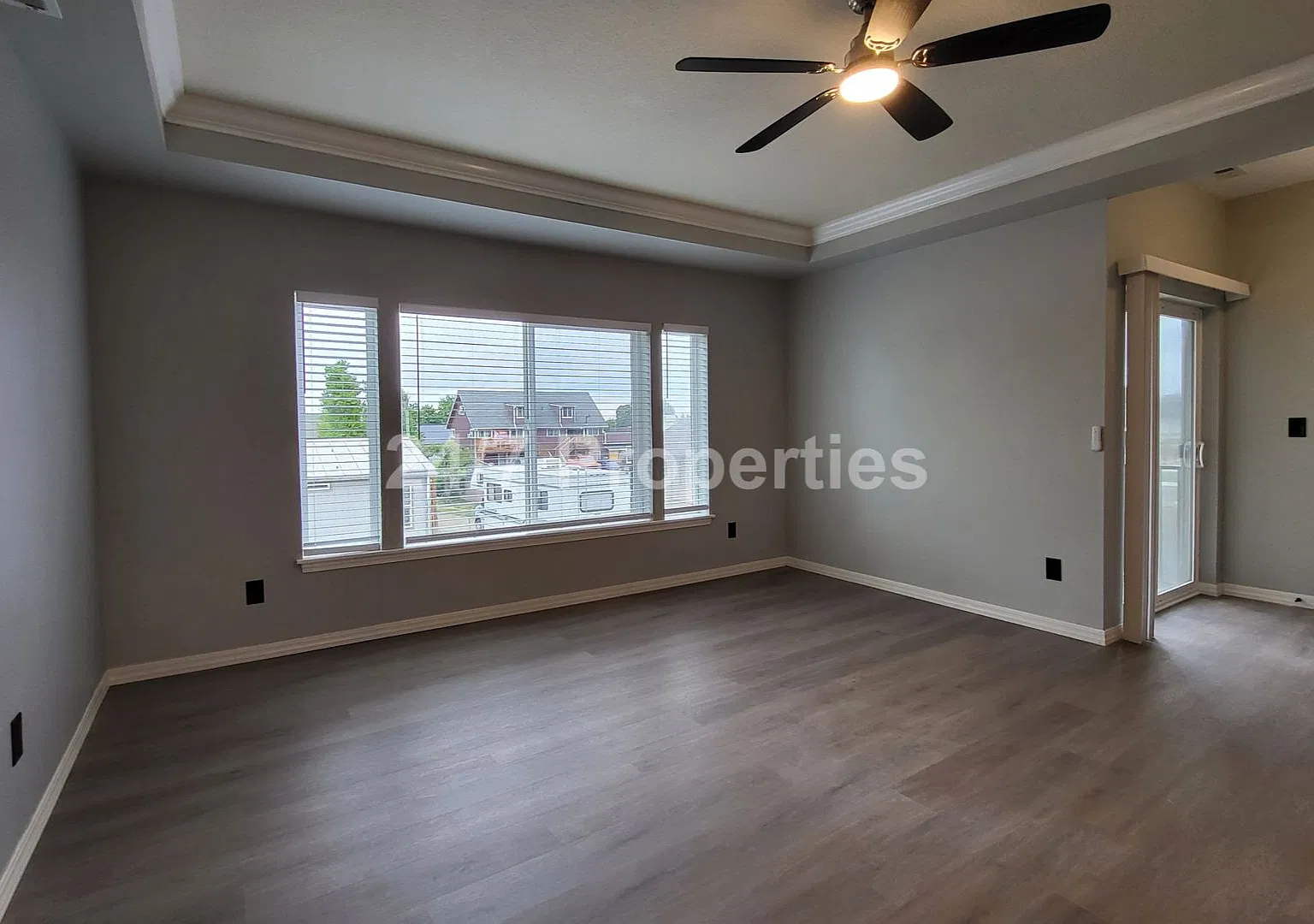 Spacious & Modern 2 BD | 2.5 BA Townhome - Molalla — Photo 3