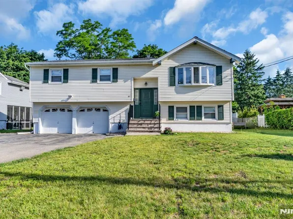 33 Oak Ave, Pequannock, NJ 07440