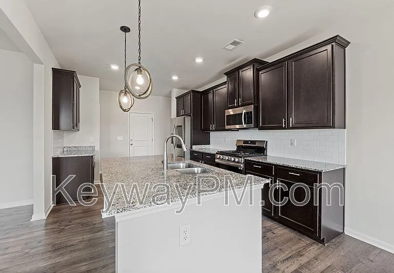 4136 Thimbleberry Dr — Photo 7