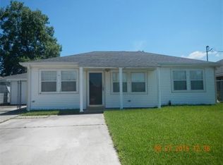 4953 Metropolitan Dr, New Orleans, LA 70126