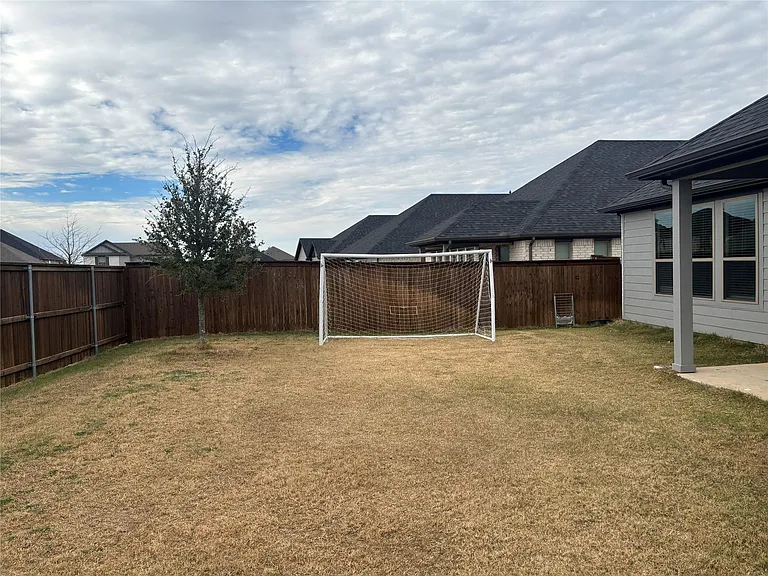2029 Dovedale Dr — Photo 18
