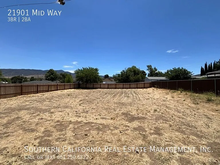 21901 Mid Way — Photo 14