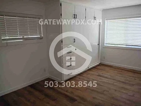 662 Monmouth St — Photo 12