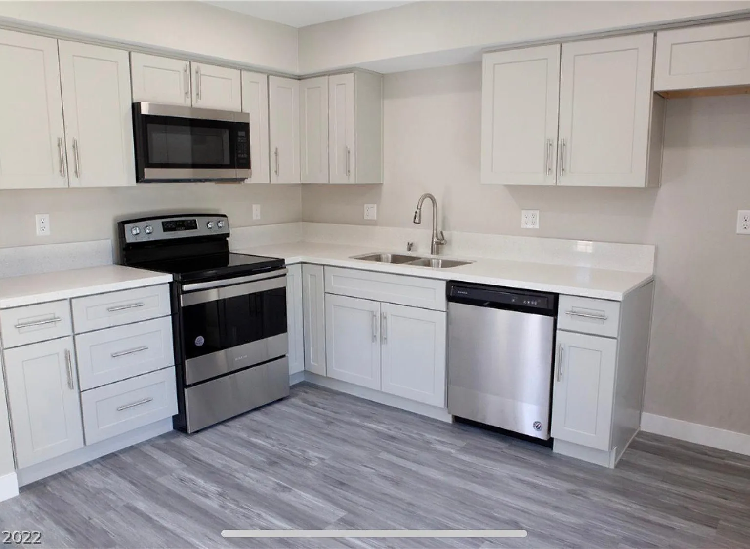 Willow Green Dr, Las Vegas — Photo 2
