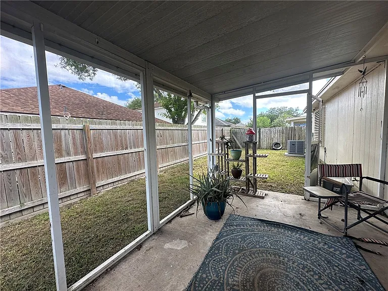 7822 Fox Dr — Photo 25