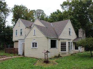 10915 W Mequon Rd, Mequon, WI 53097