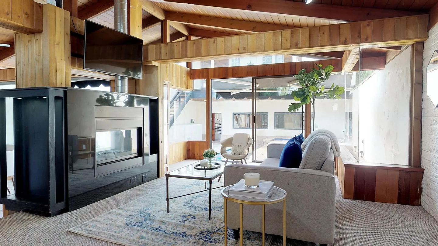Private Room in Stunning Manhattan Beach Home with Private Pool — Photo 2