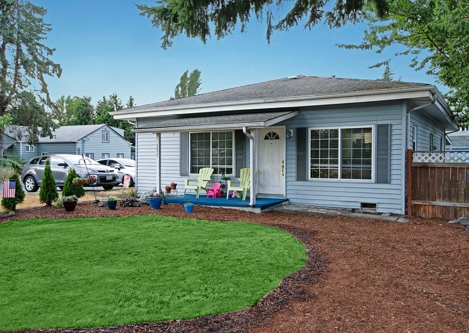 Lovely Corner Lot Downtown Puyallup